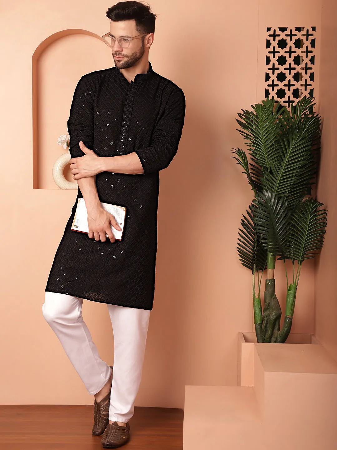 Men'S Black Embroidered And Sequence Kurta With Pyjama