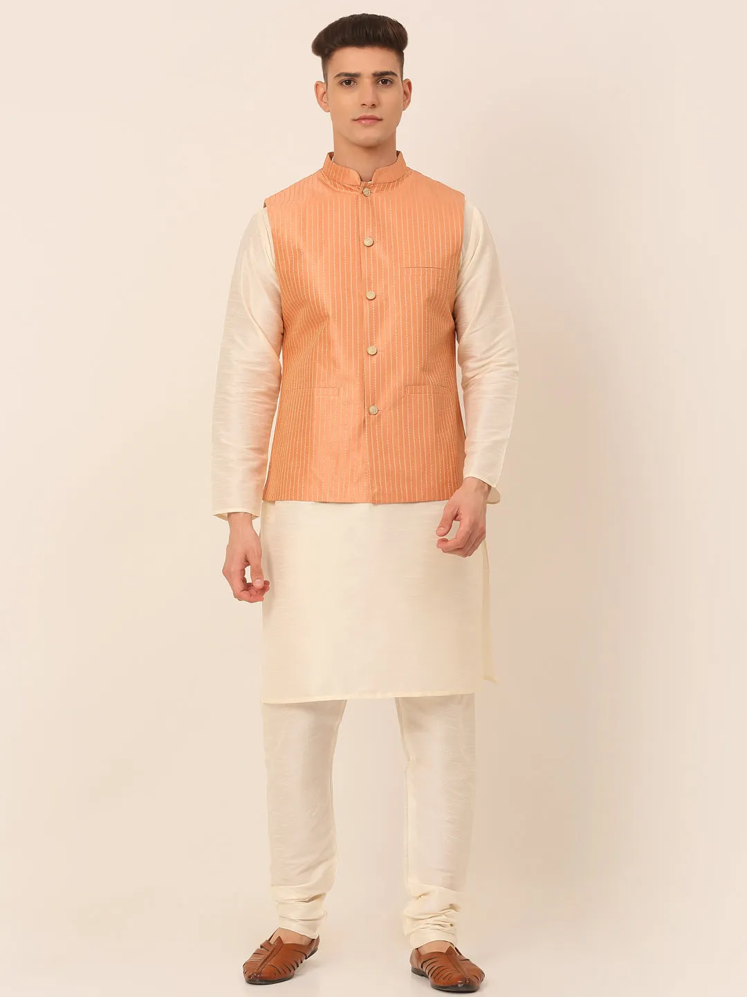 Men'S Solid Kurta Pyjama With Striped Embroidered Nehru Jacket