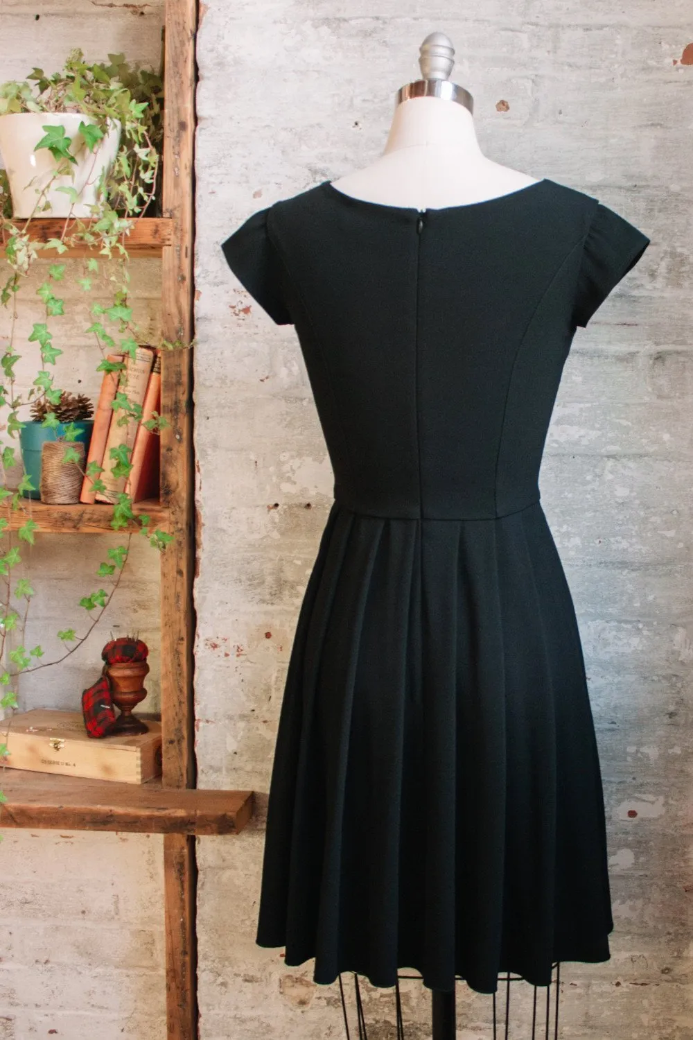 Tiffany - triacetate black pleated dress