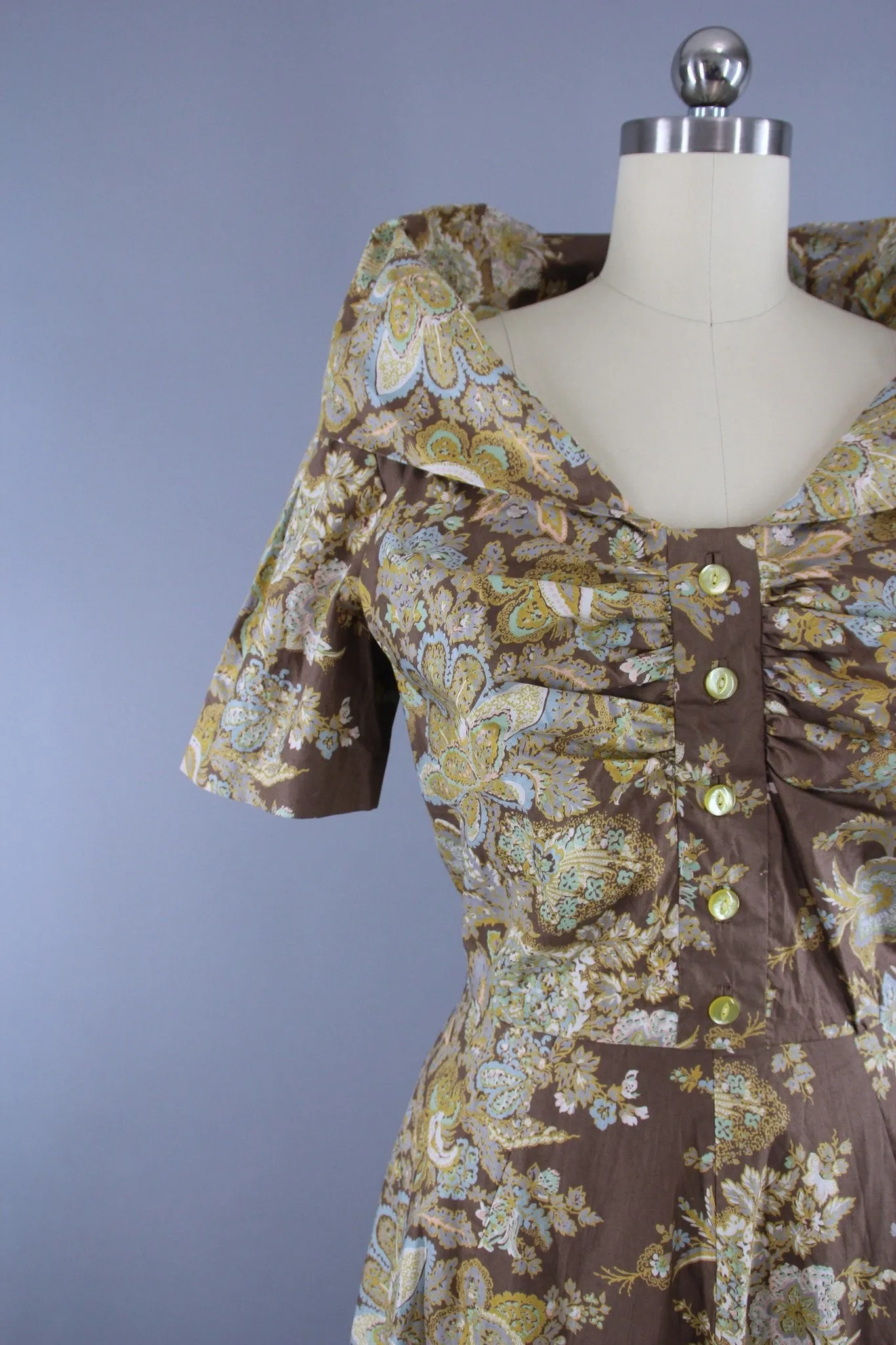 Vintage 1950s New Look Garden Party Dress in Brown & Blue Floral Print