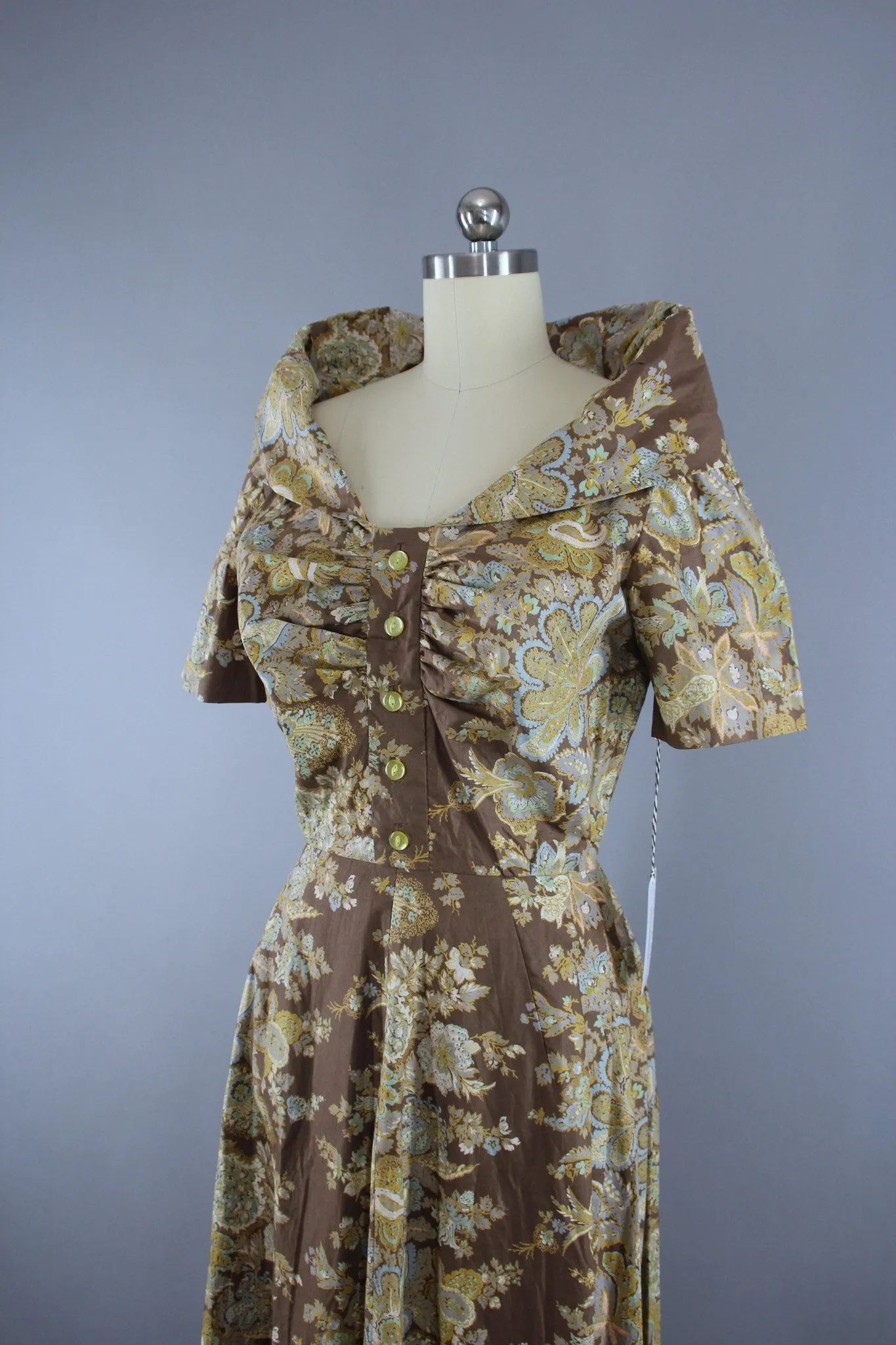 Vintage 1950s New Look Garden Party Dress in Brown & Blue Floral Print