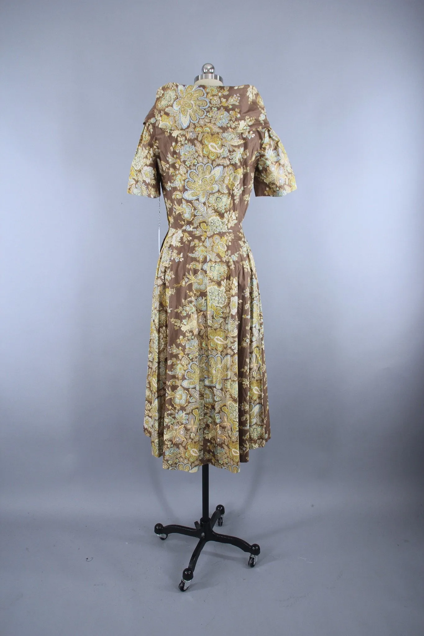 Vintage 1950s New Look Garden Party Dress in Brown & Blue Floral Print